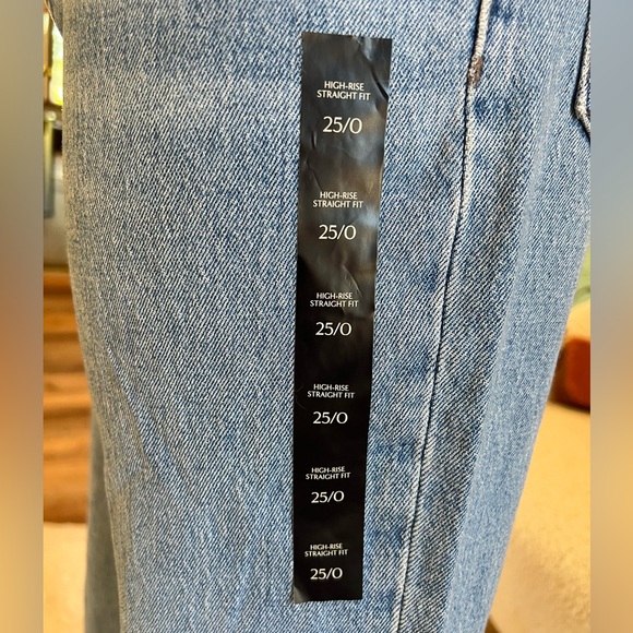 Straight fit high rise jeans - Picture 3 of 7